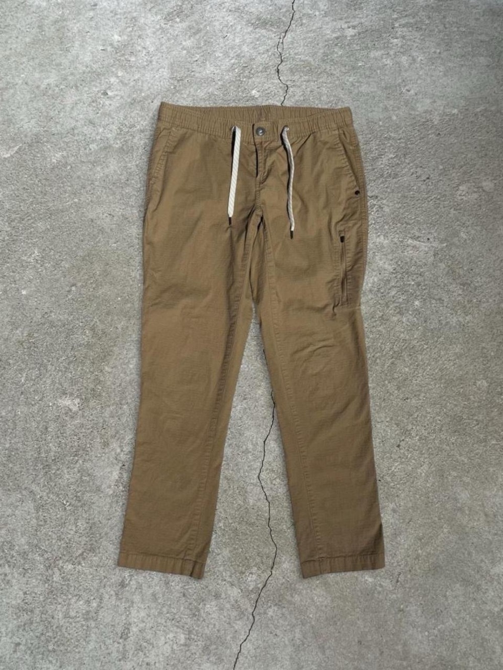 Vuori Men’s Khaki Vintage Ripstop Climber Drawstring Tie Tapered Pants